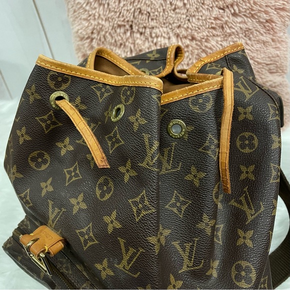 Louis Vuitton Monogram Montsouris MM Backpack - Picture 11 of 17